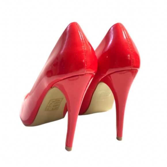 “Selia” Bright Red Patent Peep Toe Pump, 7.5 - Picture 4 of 8